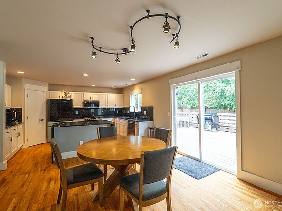 5th image of 11515 138th Street Ct E