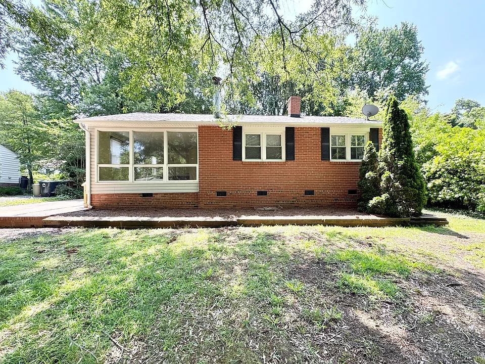505 Crestwood Dr