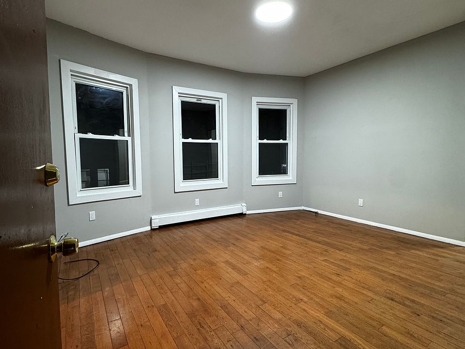 Front entrance / living room