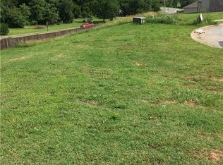 Rowan Pl, Springdale, AR 72762