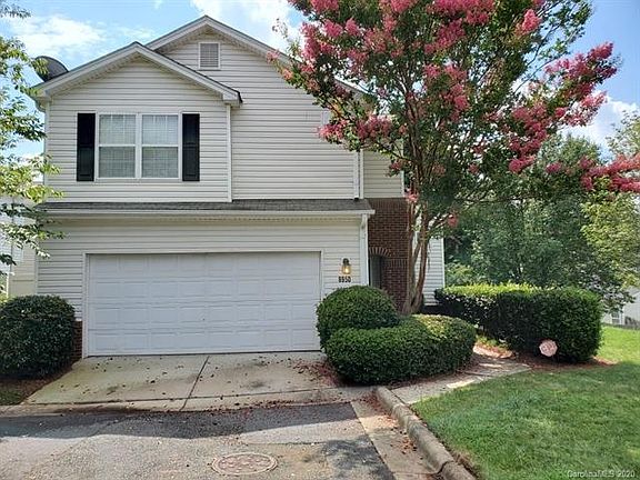 3rd image of 8950 Meadowmont View Dr