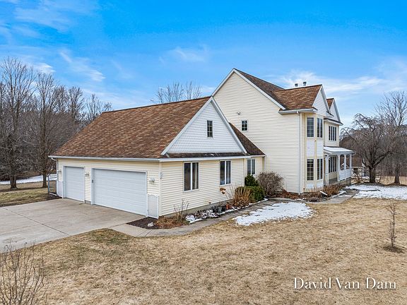 2nd image of 6675 Riverside Ln