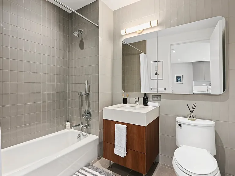 92-27 160th St #505 — Photo 7