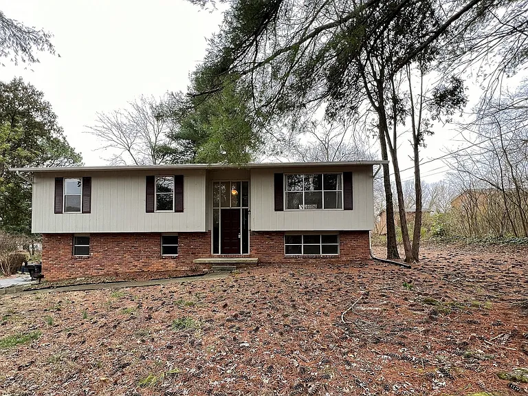 11518 Midhurst Dr — Photo 1