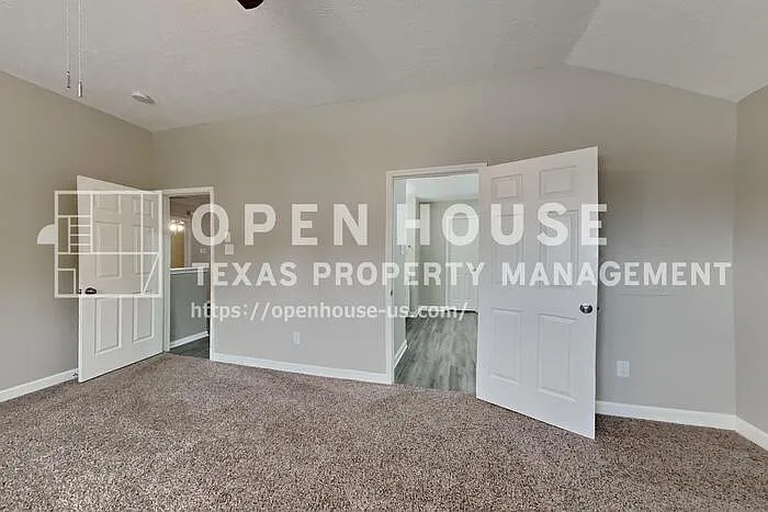 21884 Whispering Forest Dr — Photo 7