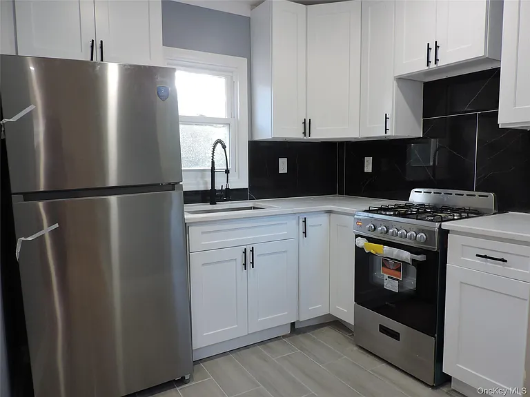 23 Maple Ave — Photo 3