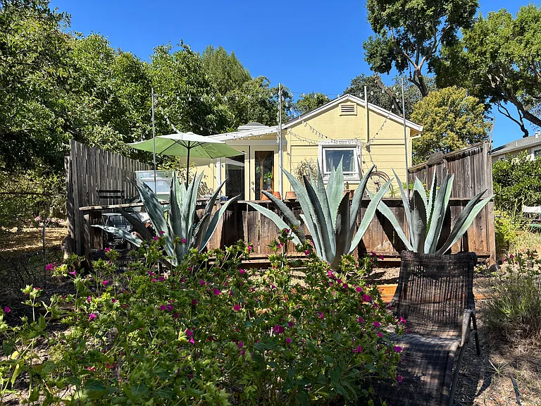 Riverside Dr — Photo 2