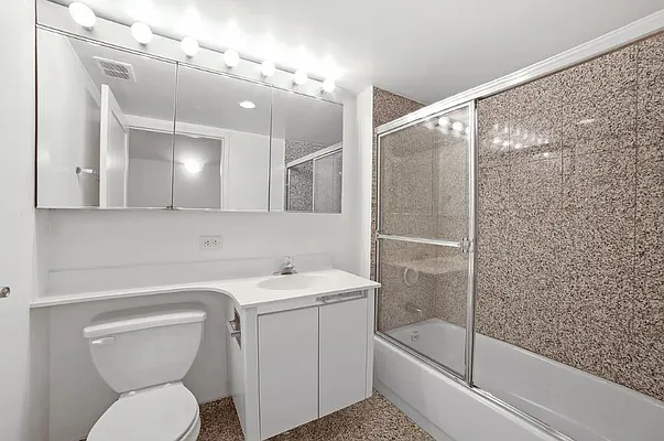 Rented by Mossanen Group | media 17