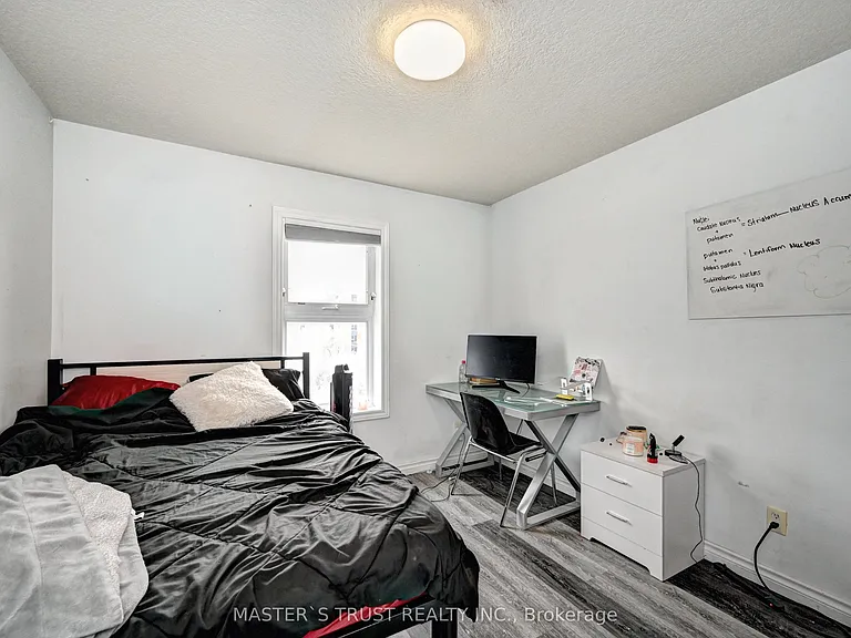 81 Columbia St W #12 — Photo 15