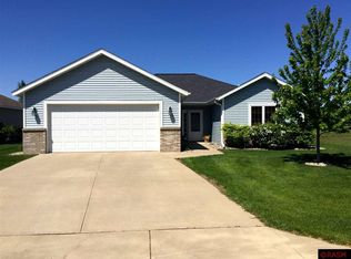 808 Edgerton St, Saint Peter, MN 56082