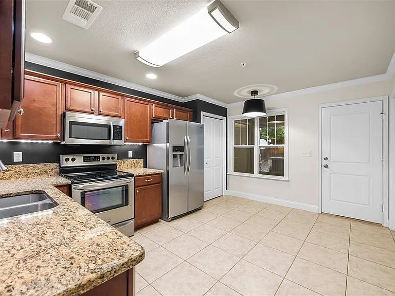 4605 SW 48th Dr #155 — Photo 9