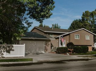 2217 13th Ave W, Williston, ND 58801