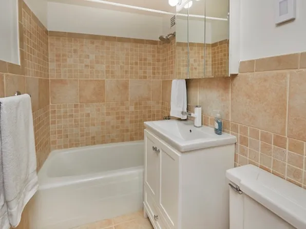 155 East 34th Street image 7 of 9