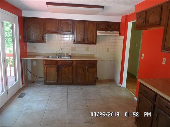 2nd image of 7176 Woodridge Dr