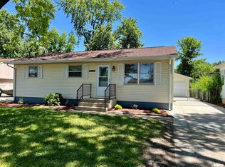 2120 Stonehenge Rd, Springfield, IL 62702