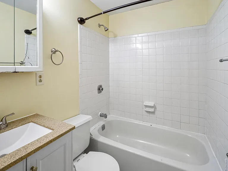 5492 Trastevere Rd — Photo 25