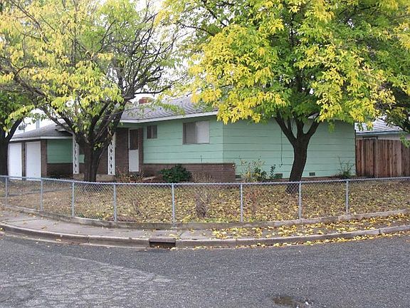 3rd image of 1892 Georgina Dr