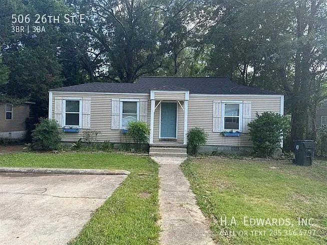 3 bed, 1350 sqft, $1,700 — Photo 1