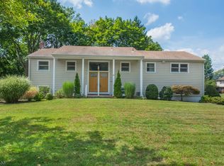 95 Palmer Dr, Wayne, NJ 07470