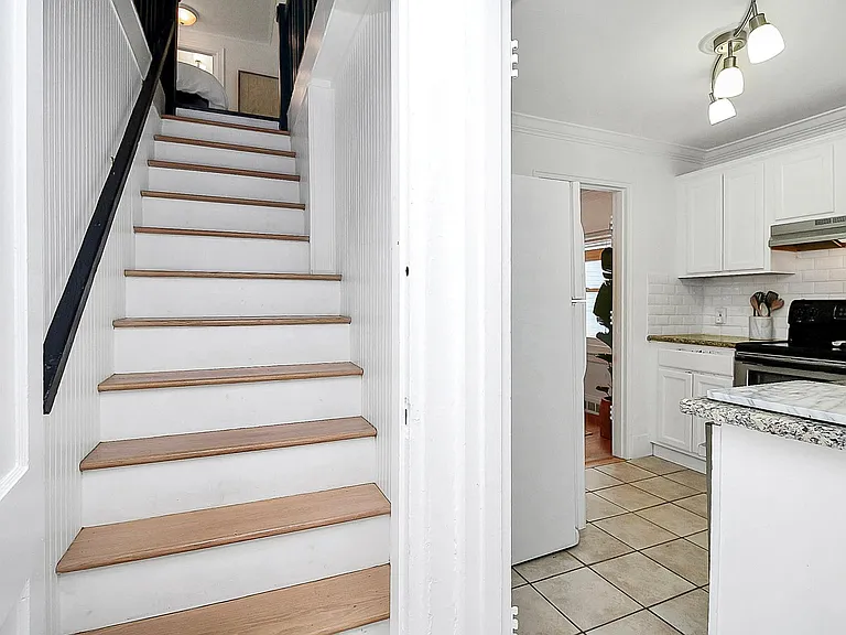 1824 Merriman Ave — Photo 18