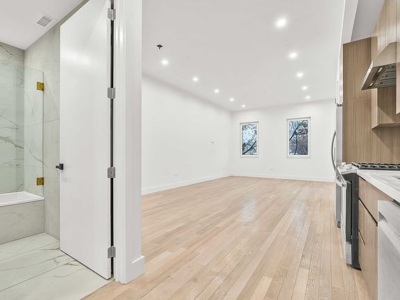 3rd image of 36-04 Astoria Blvd S #2A