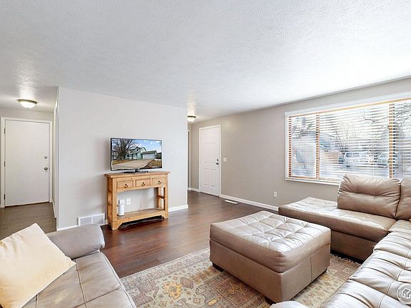 3rd image of 3530 Westminster Ct