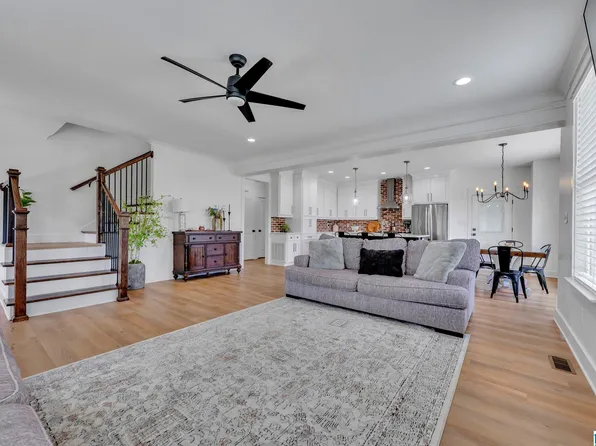 790 Triple Creek Dr, Morris, AL 35116