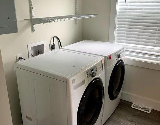5th image of 2324 Prame Ave