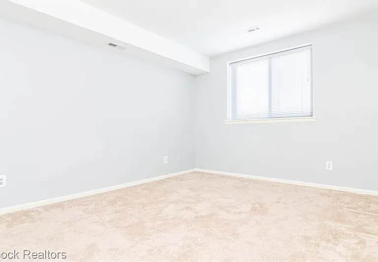 30074 W Twelve Mile Rd — Photo 11