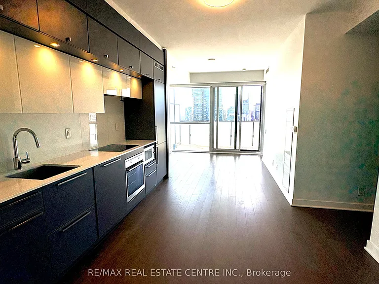 15 Grenville St #4710 — Photo 2