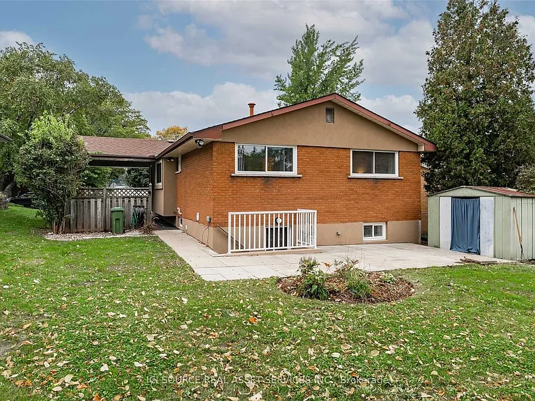 27 Brenlyn Ct #UPPER — Photo 3