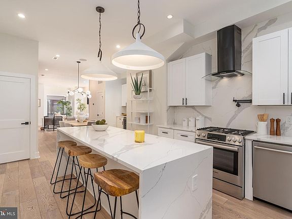 5th image of 1402 5th St NW