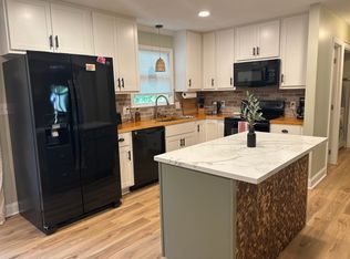 201 Laurie Ln, Cary, NC 27513