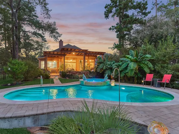 32 Hillwood Ln, Montgomery, TX 77356