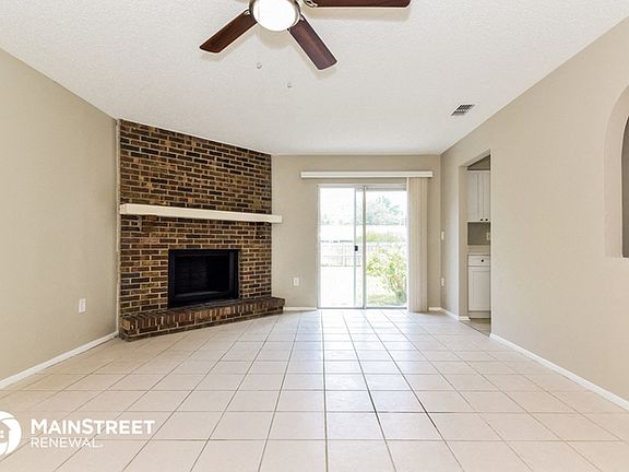 3rd image of 839 Cinnamon Dr