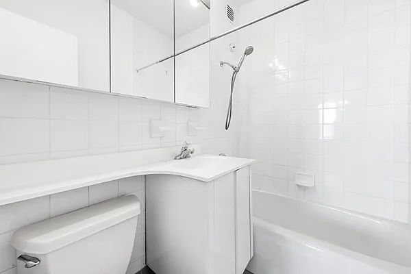 Rented by Douglas Elliman | media 14