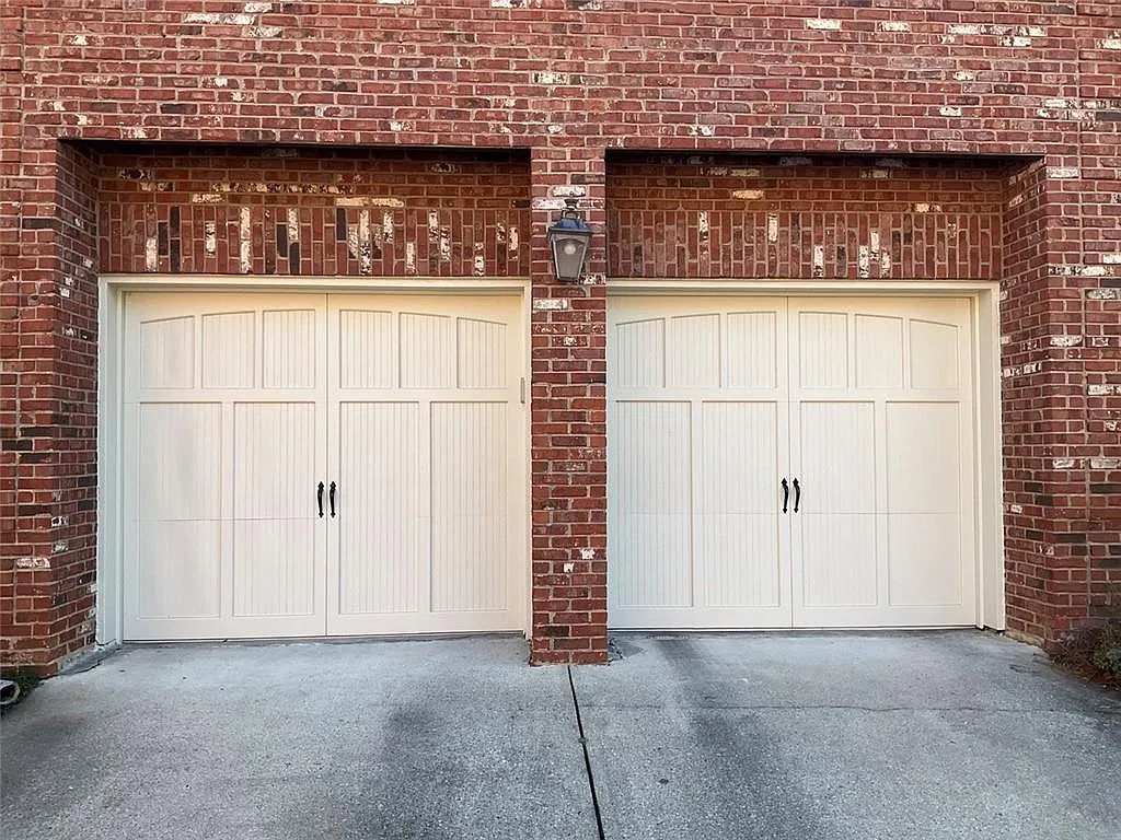 3 bed, 2.5 bath, 2616 sqft, $3,250 — Photo 3