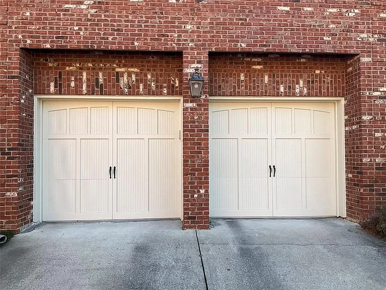 6193 Spalding Dr — Photo 3