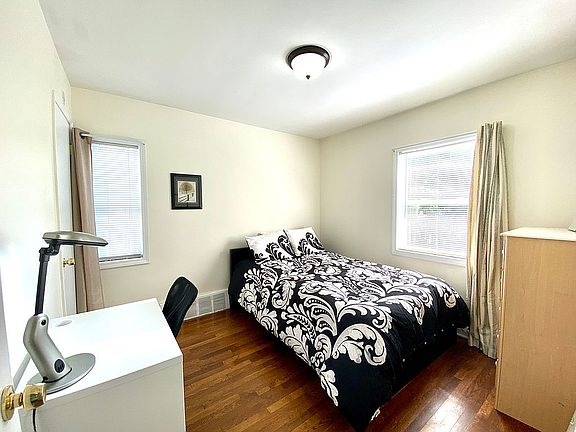 5th image of 1063 Canterbury Dr