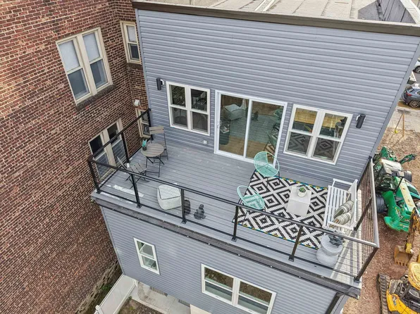 78 Beacon Avenue image 38 of 50