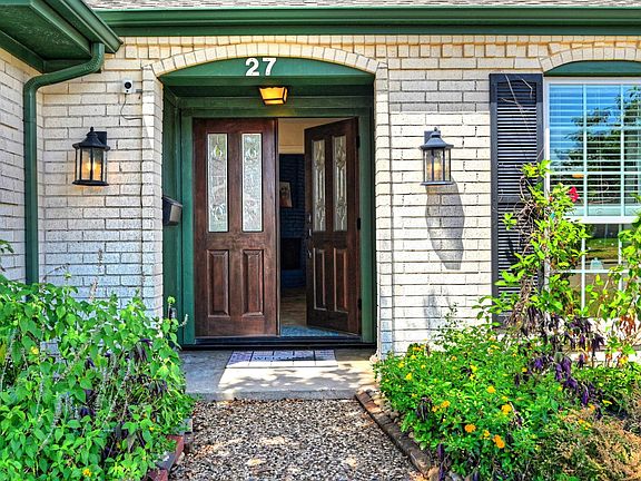 3rd image of 27 Colony Park Cir
