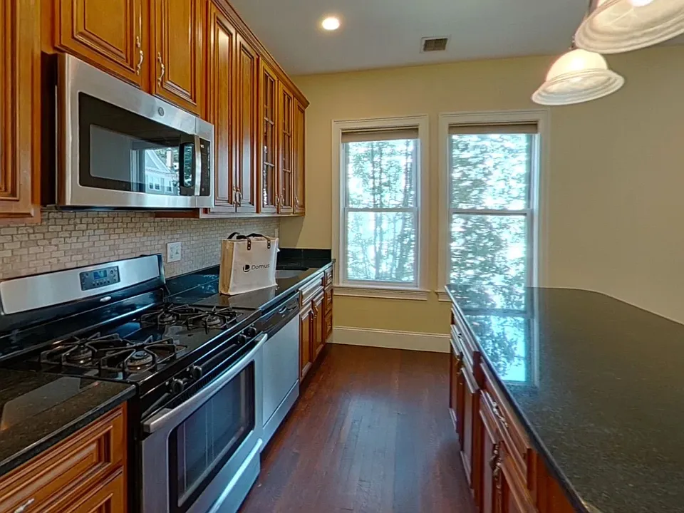 3-240 Aprker Hill Ave #2
