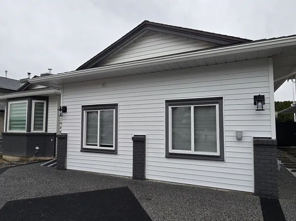 21948 126th Ave, Maple Ridge, BC V2X 0V5