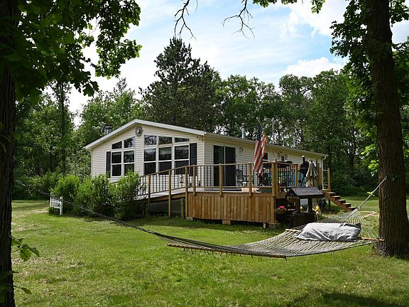 4th image of 481 E River Rd