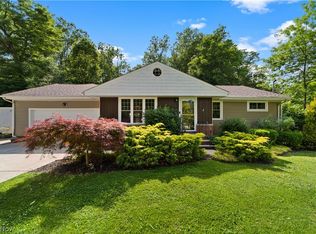 4348 Lansing Dr, North Olmsted, OH 44070