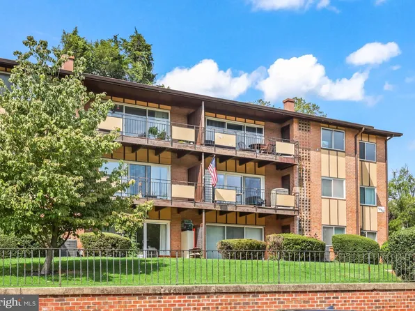 10026 Fair Woods Dr #330, Fairfax, VA 22030