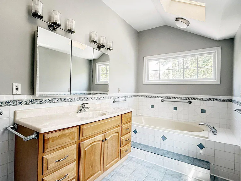 1005 N Lebanon St — Photo 16
