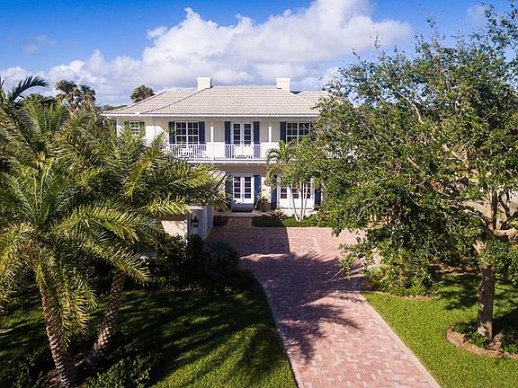 3rd image of 207 Coconut Creek Ct