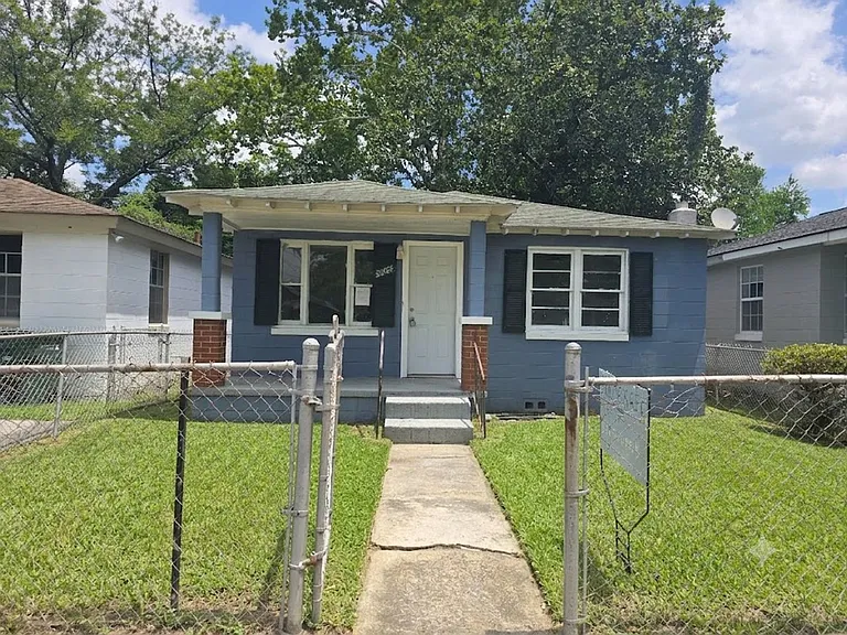 2102 Patch St — Photo 2