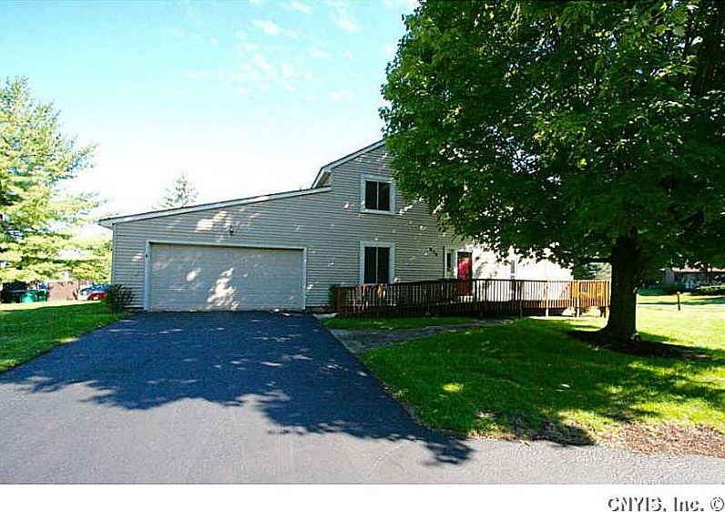 1st image of 839 Fairway Cir